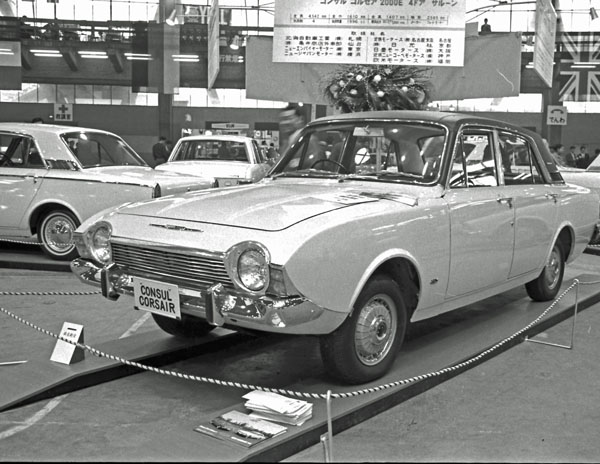 (16-3b)(198-37E) 1968 Ford Consul Corsair 2000E  4dr Saloon.jpg